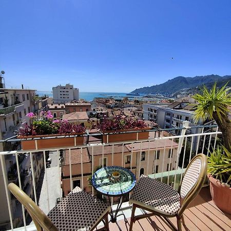 살레르노 Oasi Al Centro Con Parcheggio B&B 외부 사진