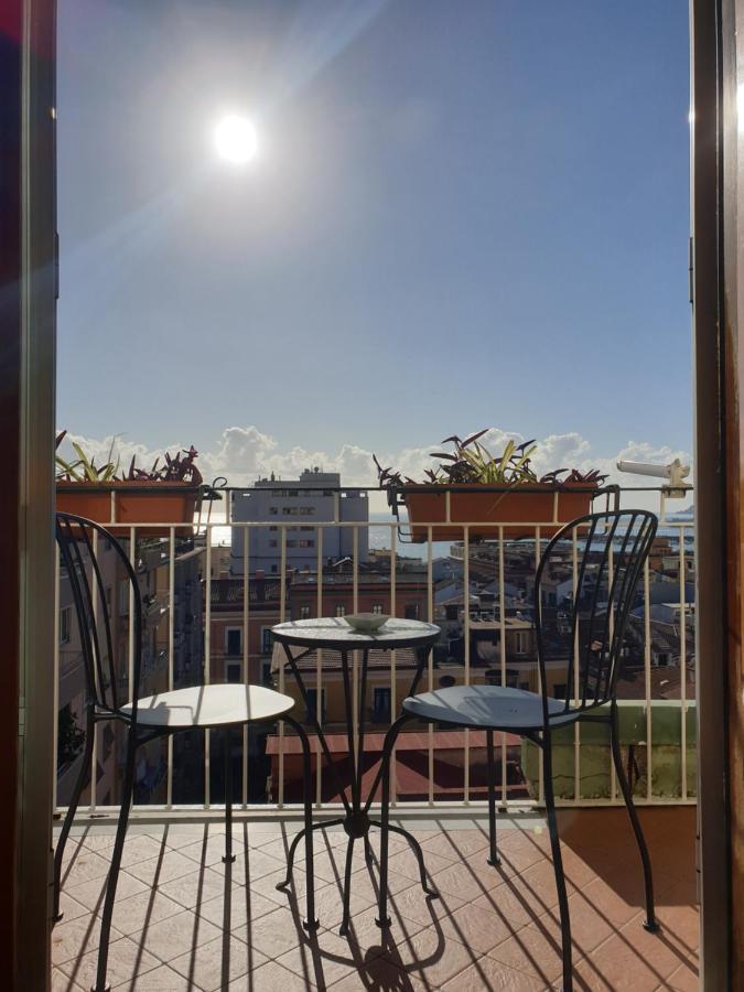 살레르노 Oasi Al Centro Con Parcheggio B&B 외부 사진