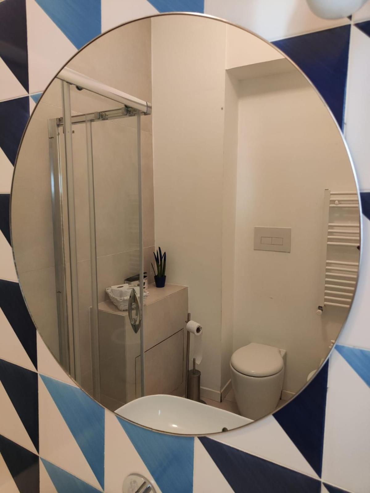 살레르노 Oasi Al Centro Con Parcheggio B&B 외부 사진
